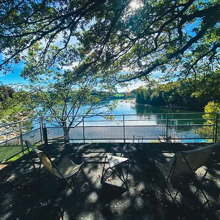 De La Anse Sur Pareloup Дом отдыха